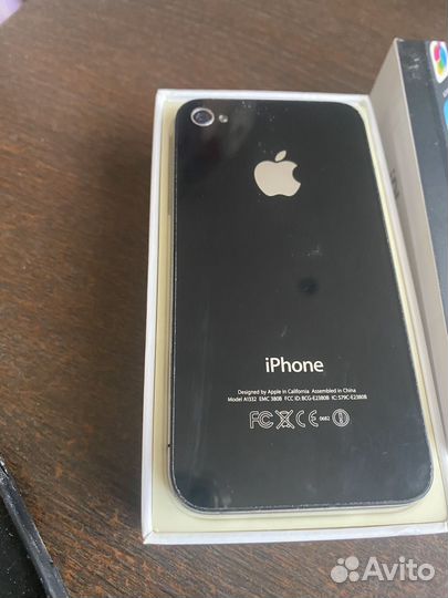 Телефон iPhone 4