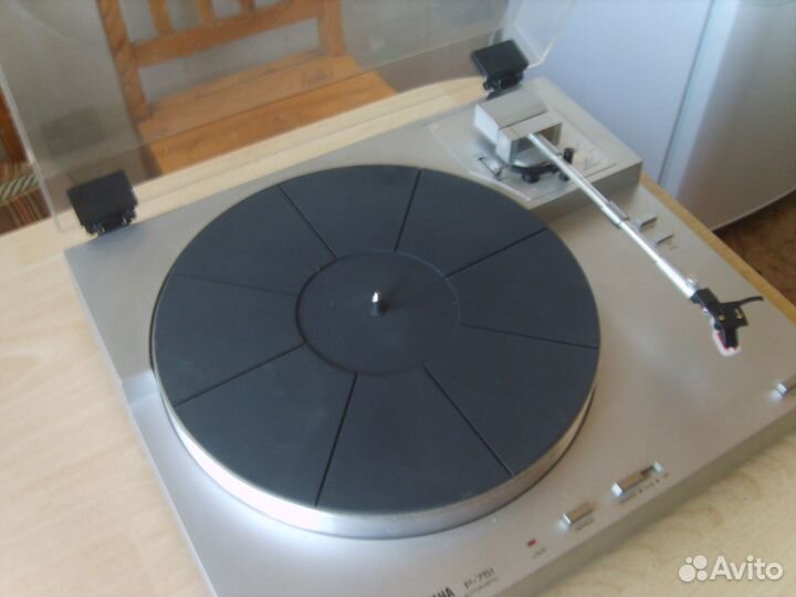 Проигрыватель винила yamaha P-751