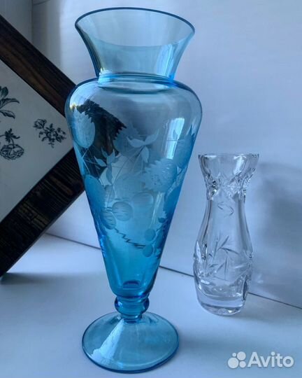 Старинная ваза. Синее стекло