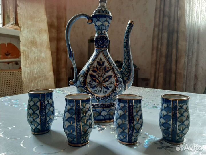 Кувшин/ графин и стаканы