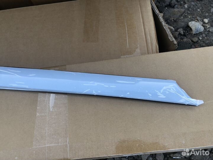 Накладка молдинг левой стойки Рендж Ровер вог L405