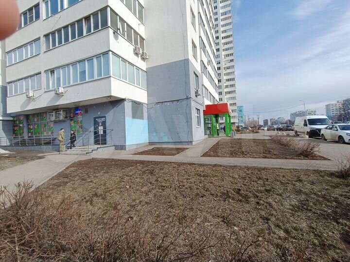Универсальное рядом с пятеркой, 207 м²