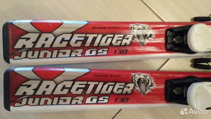 Горные лыжи Volkl Junior Racetiger 130 + палки 95