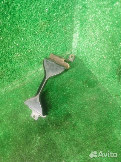 Крепление аккумулятора Volvo S40 II 1.6 2006