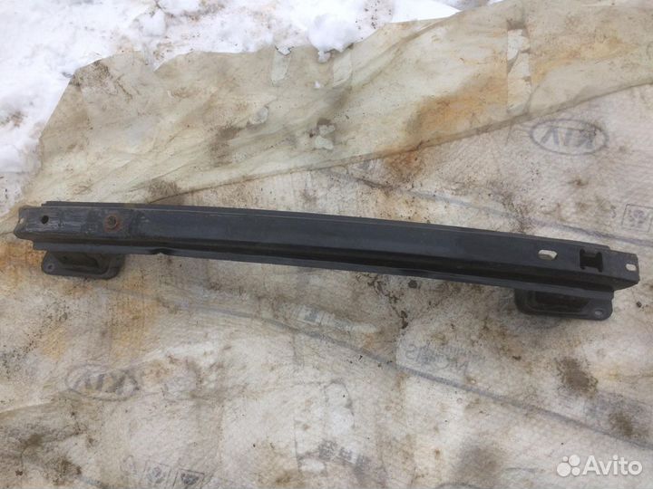 Задний усилитель бампера Фокус 3 седан