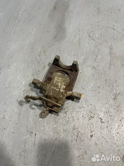 Суппорт задний правый Audi Seat Skoda Volkswagen