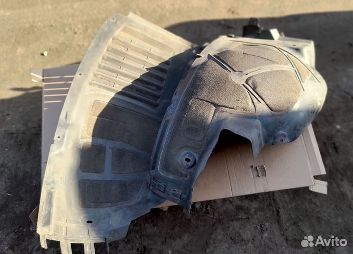 Подкрылок передний правый Opel Insignia 2014