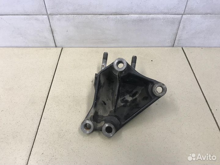 Кронштейн двигателя правый RIO 2011-2017