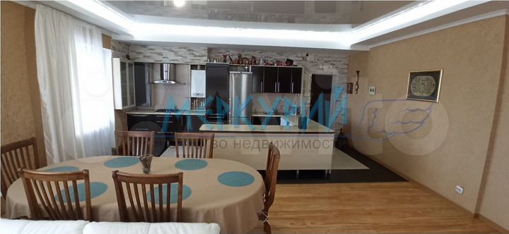 3-к. квартира, 160 м², 3/3 эт.