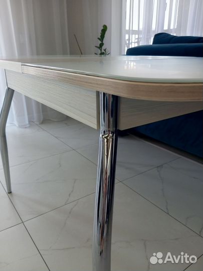 Стол обеденый