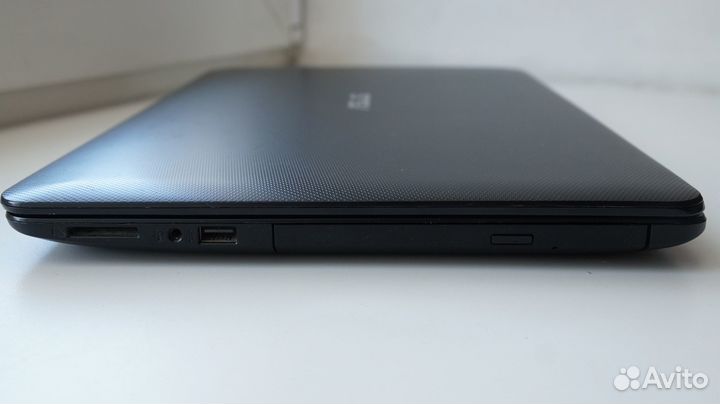 Ноутбук asus X554l
