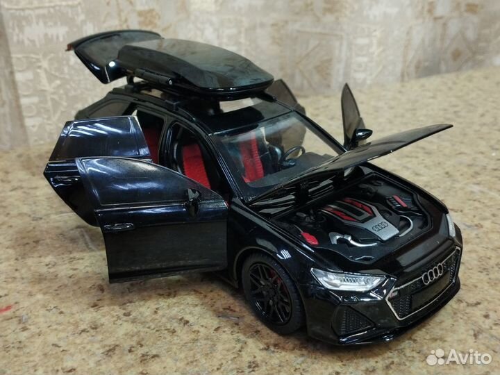 Модель Audi RS6 с багажником на крыше чёрная 1:24