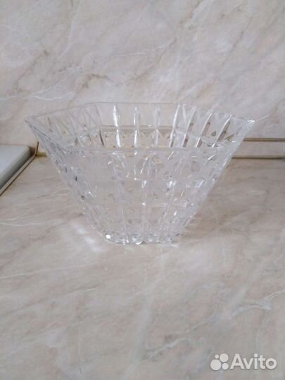 Хрустальная ваза