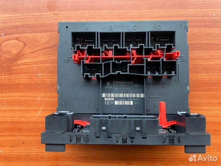 Блок управления бортовой сети Vw Touran BXE 2007