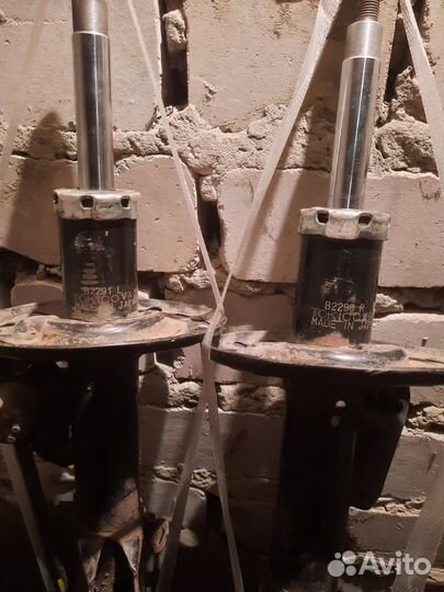 Стойки Хонда фит Gd1 передние