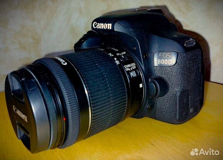 Зеркальный фотоаппарат Canon EOS 800D