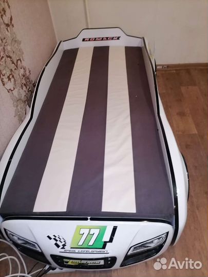 Детская кровать машина бу с матрасом