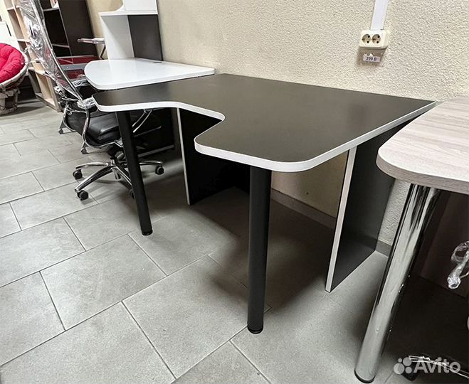 Стол игровой геймерский