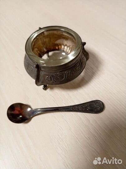 Солонка мельхиоровая с ложкой