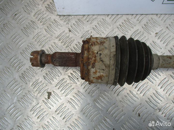 Полуось передняя левая Мицубиси Монтеро 3