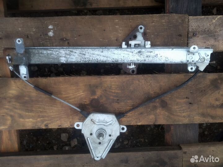 Стеклоподъемник передний правый Nissan Almera N15