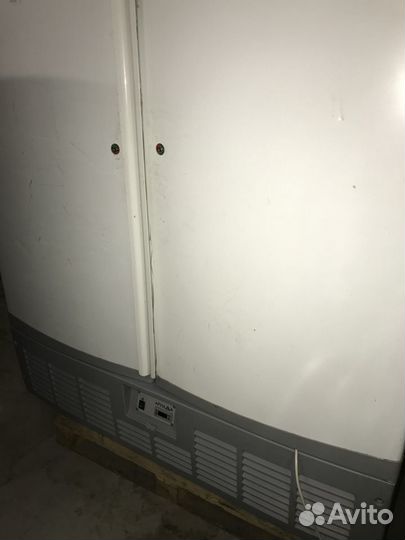 Холодильный шкаф Ариада R1400 M б/у