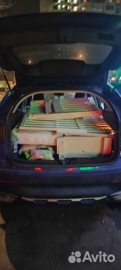 Детская кроватка с маятником и ящиком