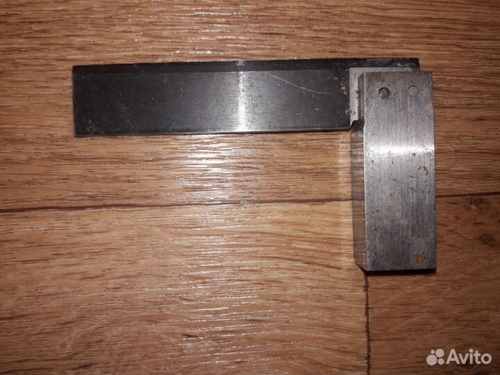 Угольник слесарный