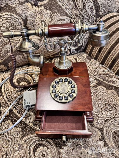 Ретро телефон