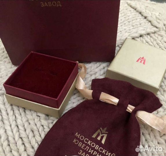 Коробочки брендовые для ювелирных изделий
