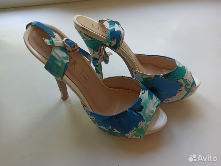 Босоножки женские 38 размер