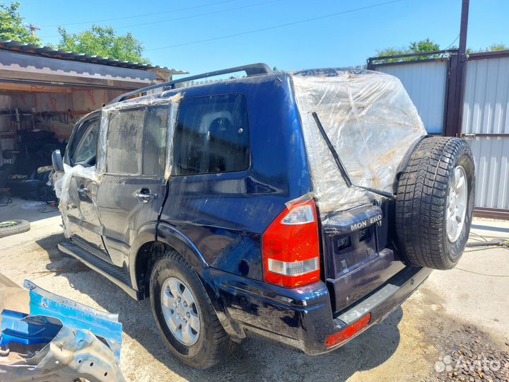 В разборе Mitsubishi Pajero / Montero 2 2004 3.8