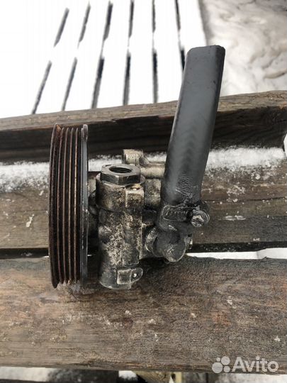 Насос гидроусилителя руля на Фольксваген пассат В5