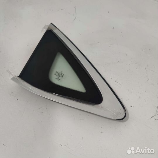 Стекло Mercedes-Benz GLC C253 заднее левое