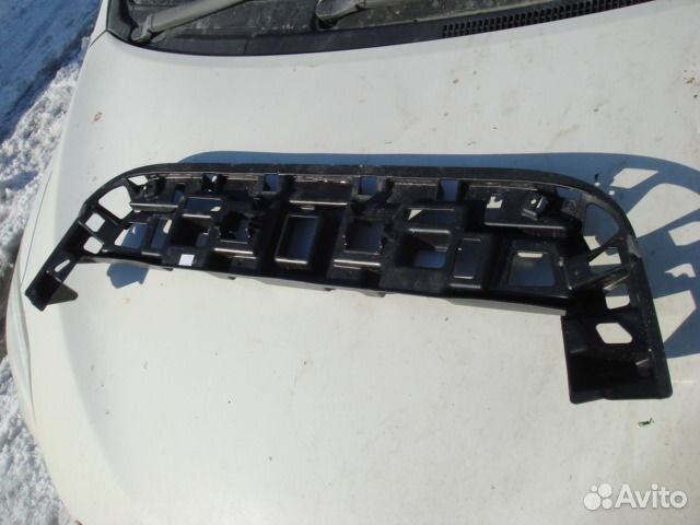 08-14 Сандеро усилитель переднего бампера Новый