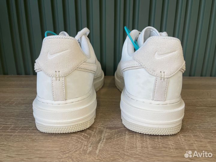 Кроссовки Nike Air Force 1 Luxe Summit White