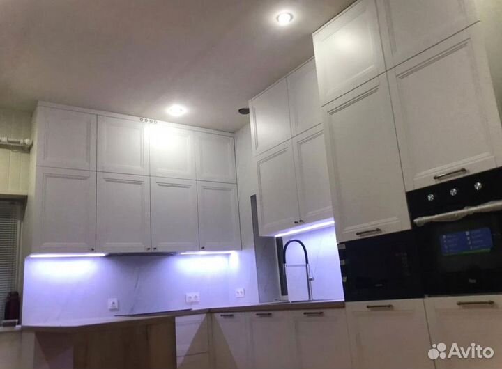 Кухня в потолок