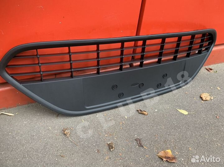 Решетка в бампер Ford Focus 2 2008-2011 черная