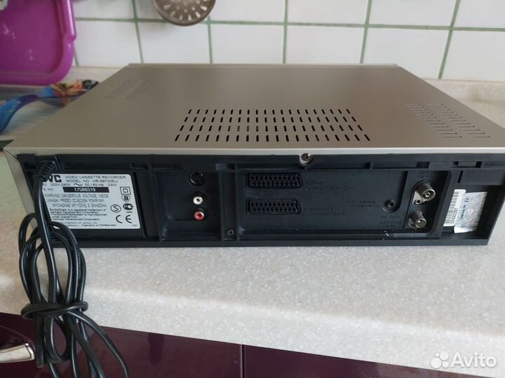 Видеомагнитофон jvc
