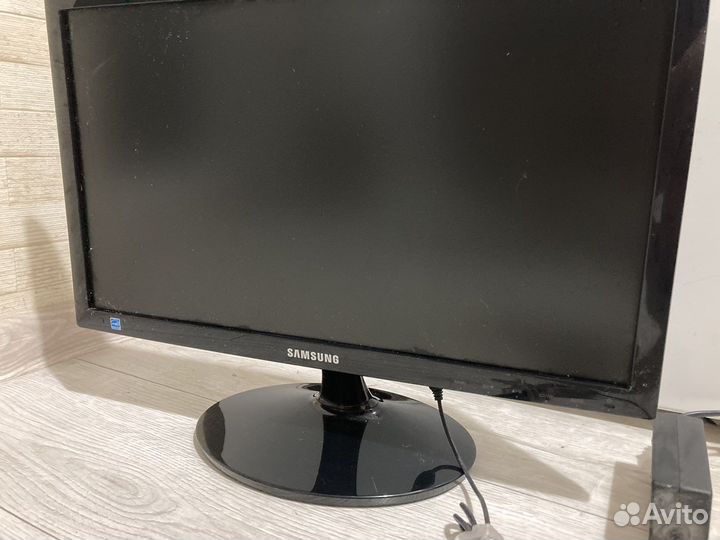 Монитор samsung 18.5”