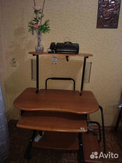 Компьютерный стол