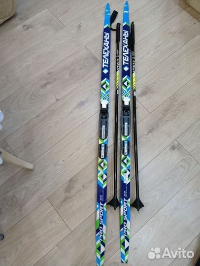 Лыжи и лыжные ботинки