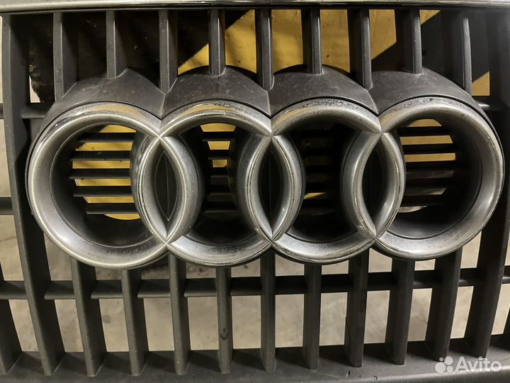 Решетка радиатора audi Q5 2008-2012