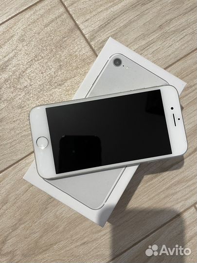 Телефон iPhone