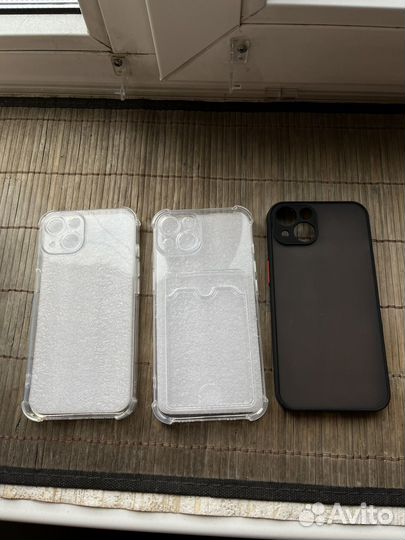 Чехлы на телефон iPhone 13
