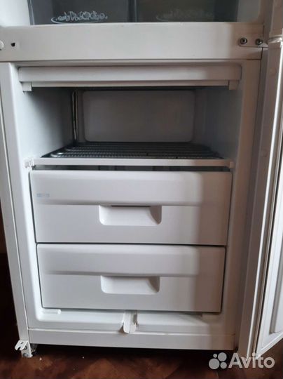 Холодильни двухкамерный,рабочий,Snaige