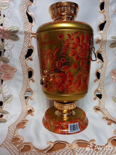 Сувенирные самовары с чаем