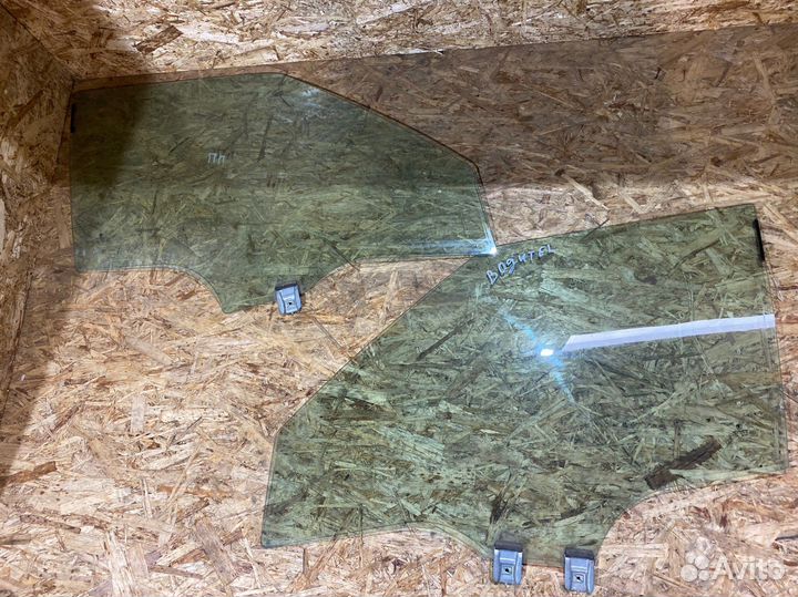 Стекло двери Skoda Fabia 2 07-15