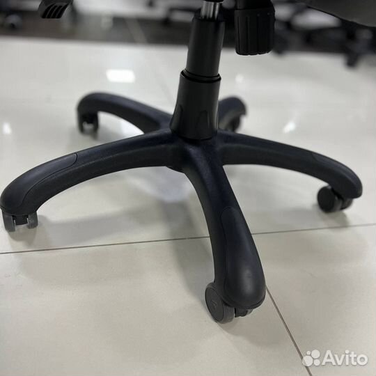 Офисное компьютерное кресло CH-S840N