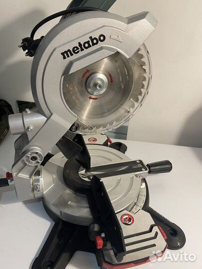 Торцовочная пила Metabo KS 216